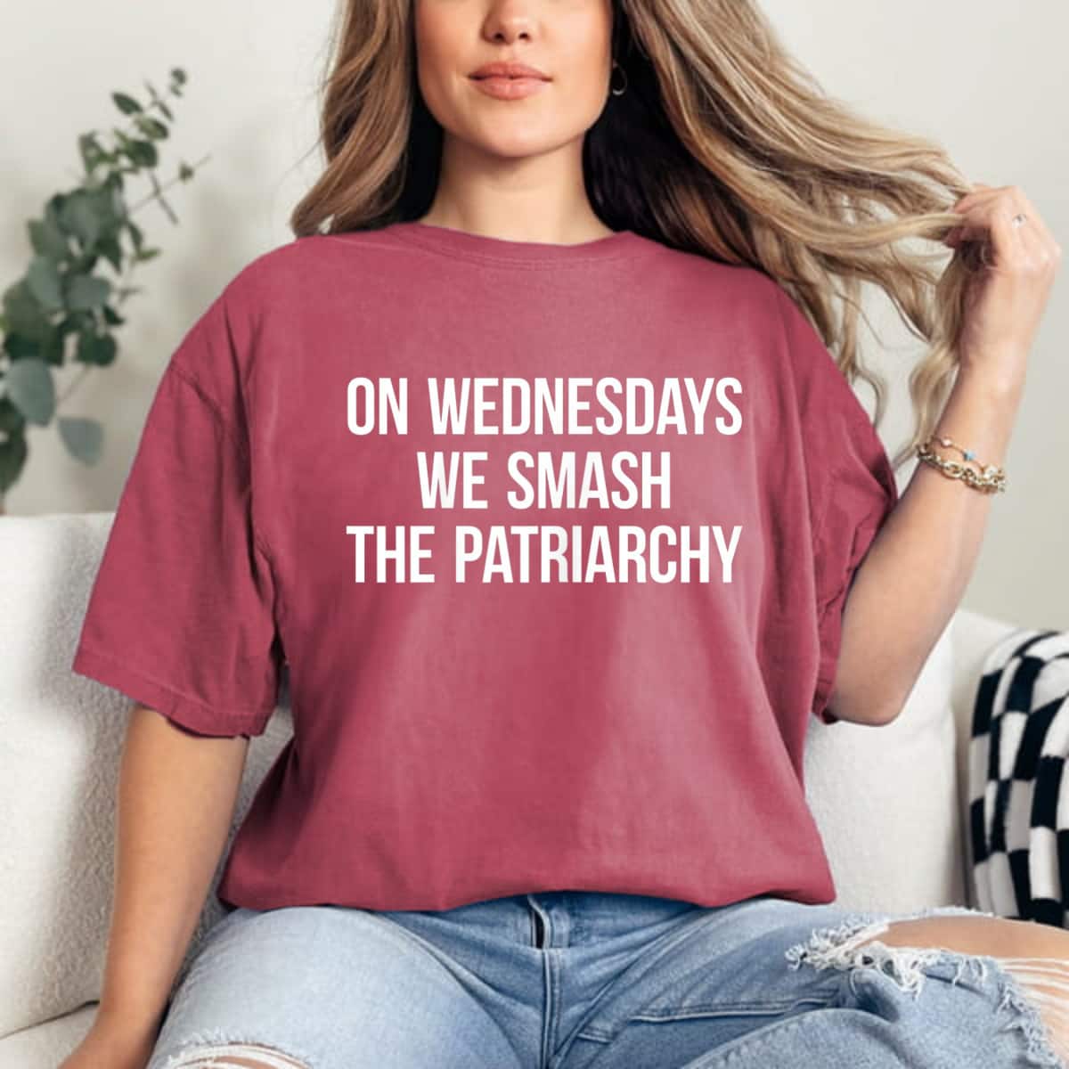 Strong Women On Wednesdays We Smash The Patriarchy Feminist T-Shirt Strong Women On Wednesdays We Smash The Patriarchy Feminist T-Shirt