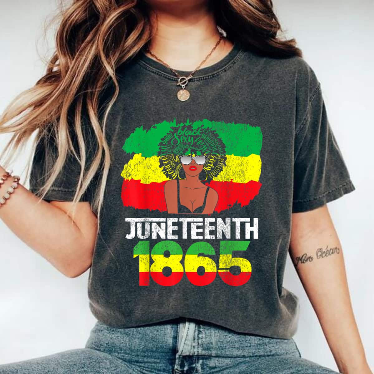 Strong Women Celebrate Juneteenth Messy Bun Black Women 1865 Juneteenth T-Shirt Strong Women Celebrate Juneteenth Messy Bun Black Women 1865 Juneteenth T-Shirt